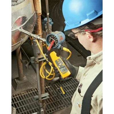 Калибратор Fluke 771